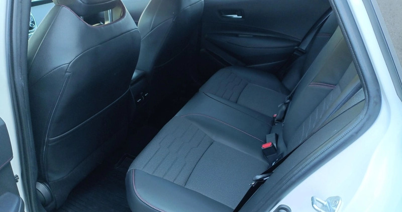 Toyota Corolla cena 89900 przebieg: 152200, rok produkcji 2019 z Stargard małe 254